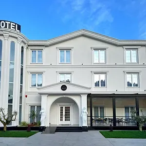 Hotel Reign, Vore