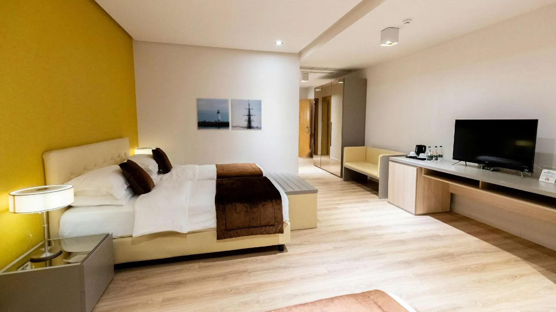 Best Western Premier Ark Hotel Tirana 4*,
